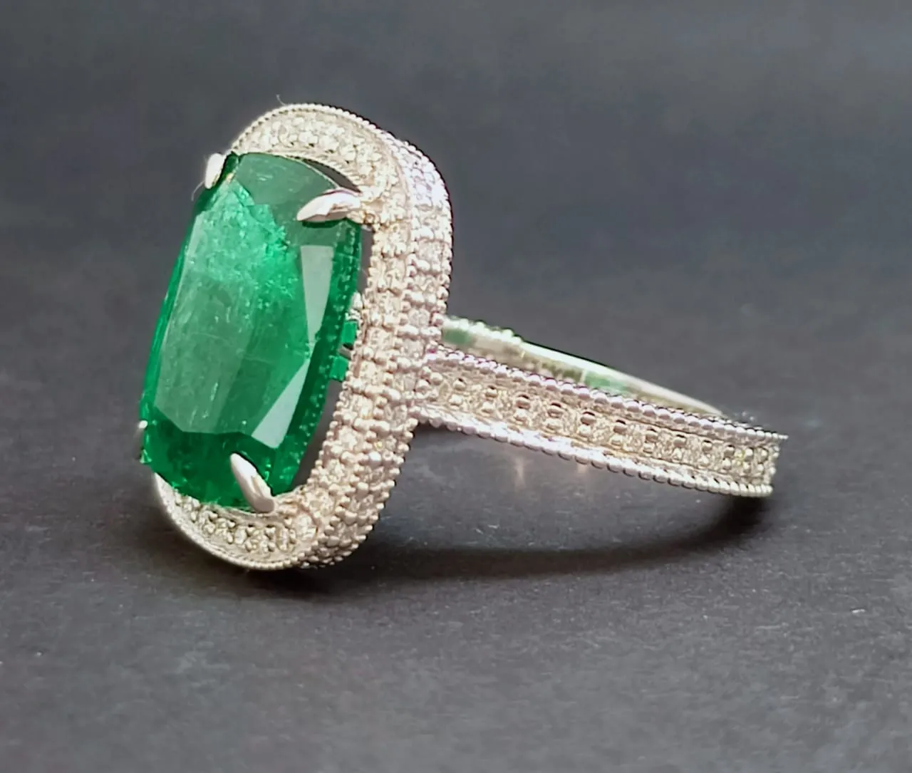 EMERALD QUEEN RING AD NO. 2167