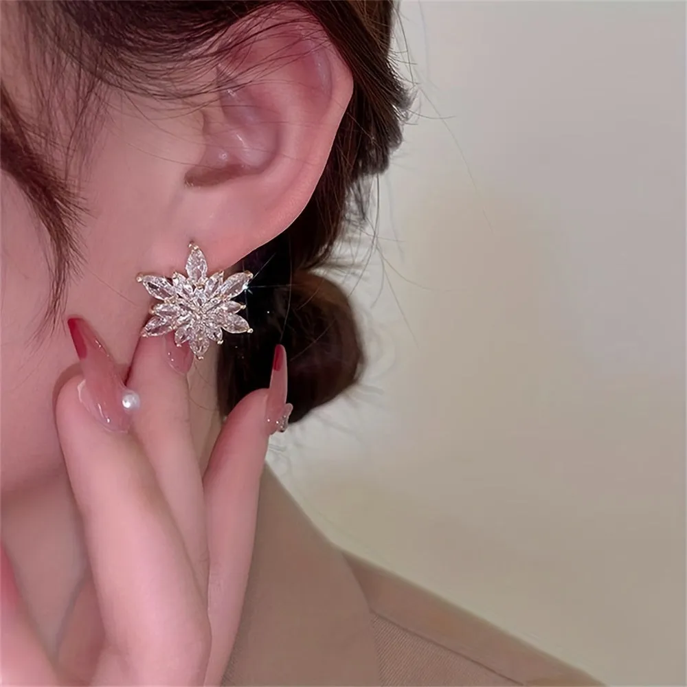 Exquisite Sunflower Stud Earrings Luxurious Sparkle for Romantic Celebrations