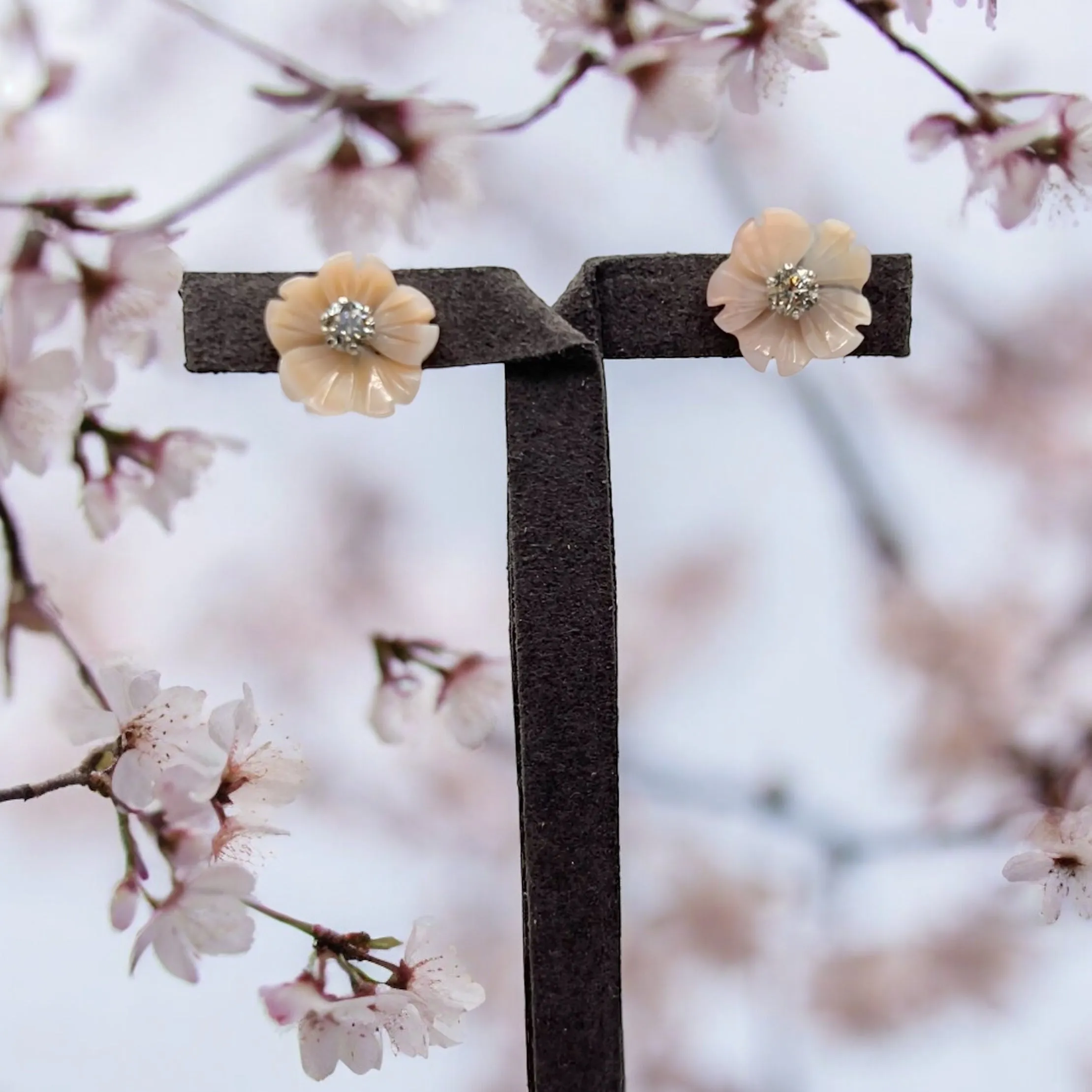 LIGHT PINK STUD EARRINGS