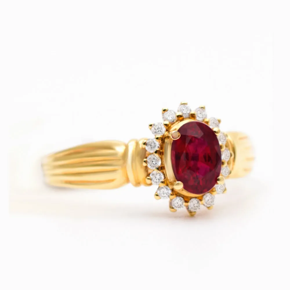 Vintage Ruby Ring in 18K Yellow Gold